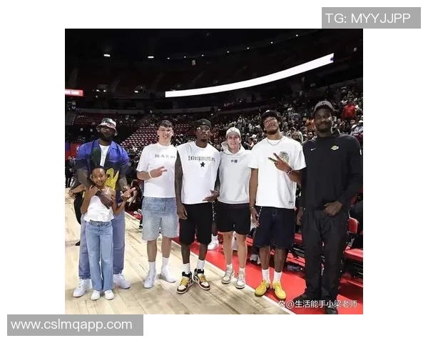 拉拉维亚称赞詹姆斯无私助攻八村塁得分展现团队精神 拉拉维亚称赞詹姆斯无私助攻八村塁得分展现团队精神