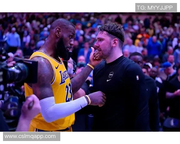 东契奇与里夫斯携手共进展现持球天赋助力湖人未来发展